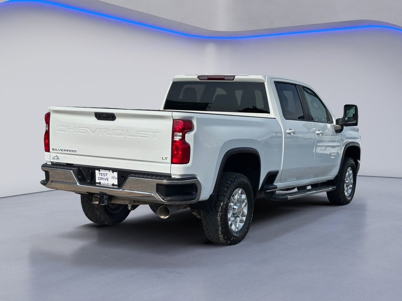 Used 2023 Chevrolet Silverado 2500 LT w/ Convenience Package image 3