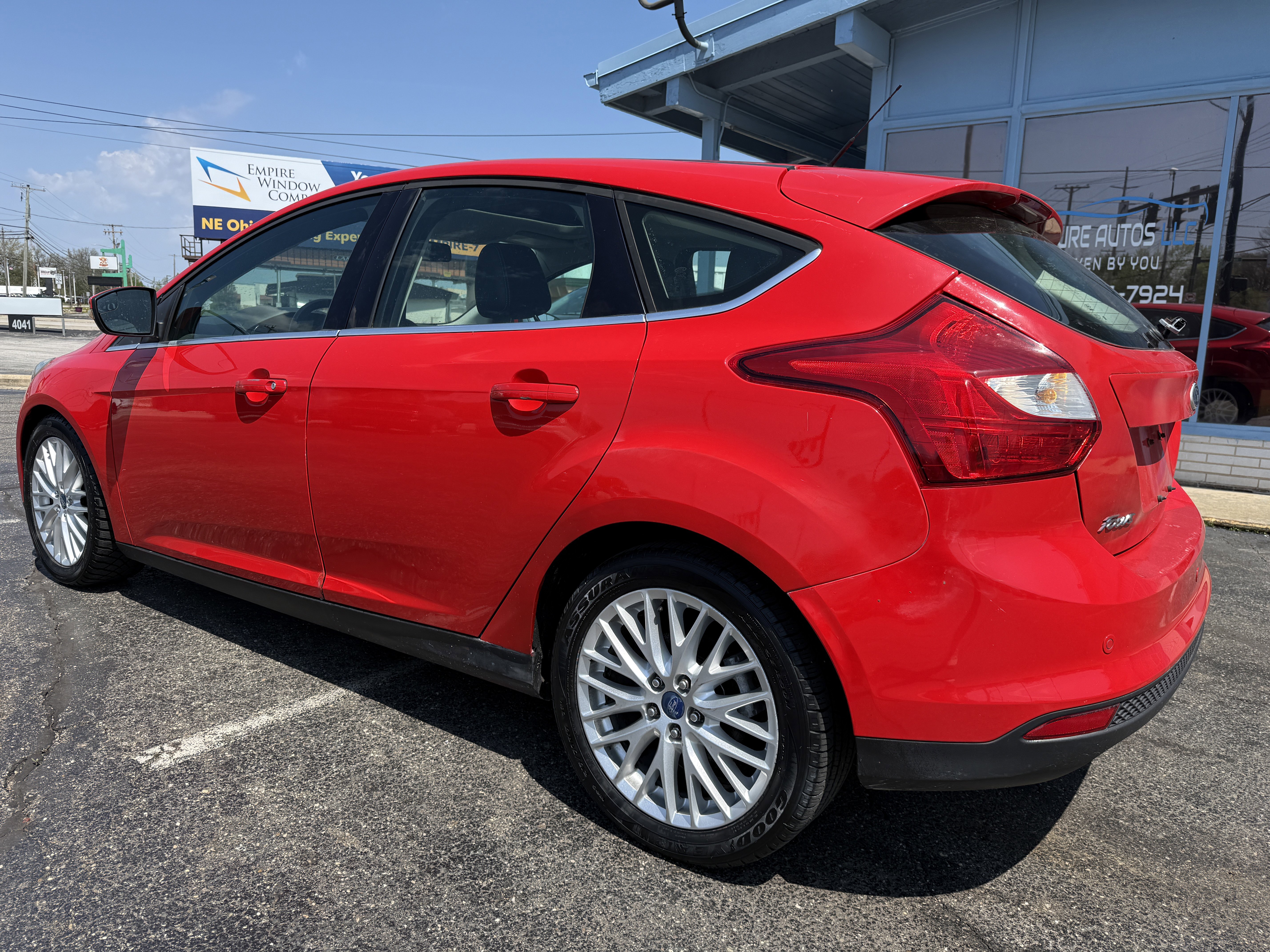 Used 2012 Ford Focus SEL FWD image 3