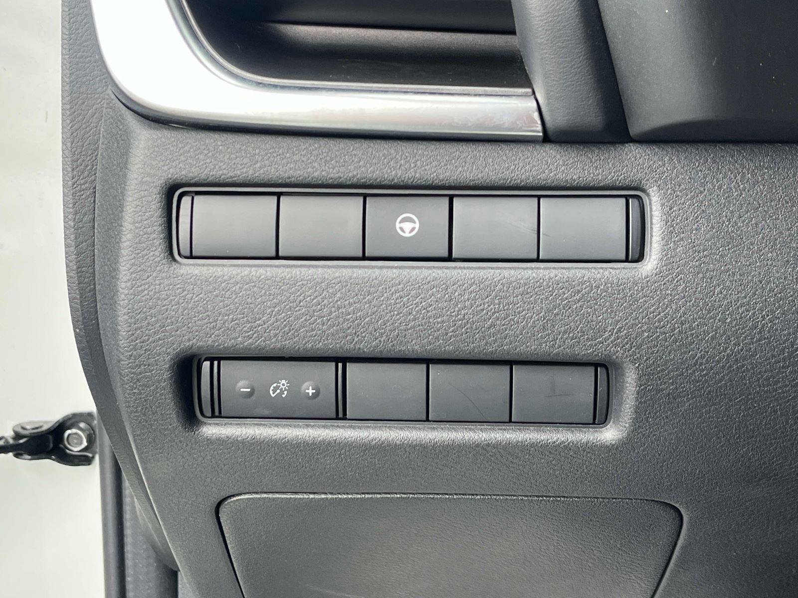 Certified 2023 Nissan Rogue SV image 30