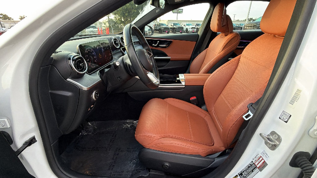 Used 2025 Mercedes-Benz C 300 Sedan image 13