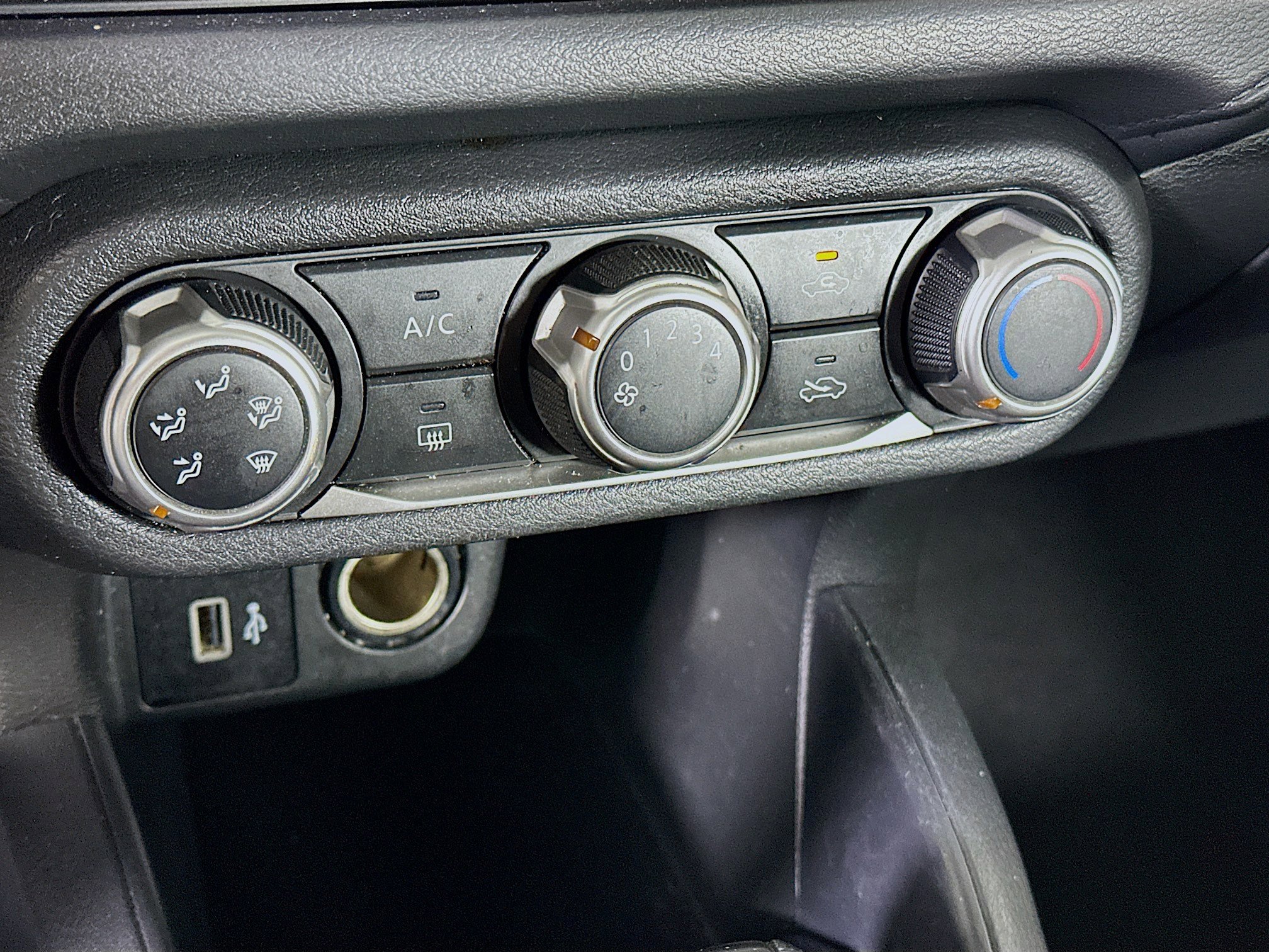 Used 2020 Nissan Versa S image 22