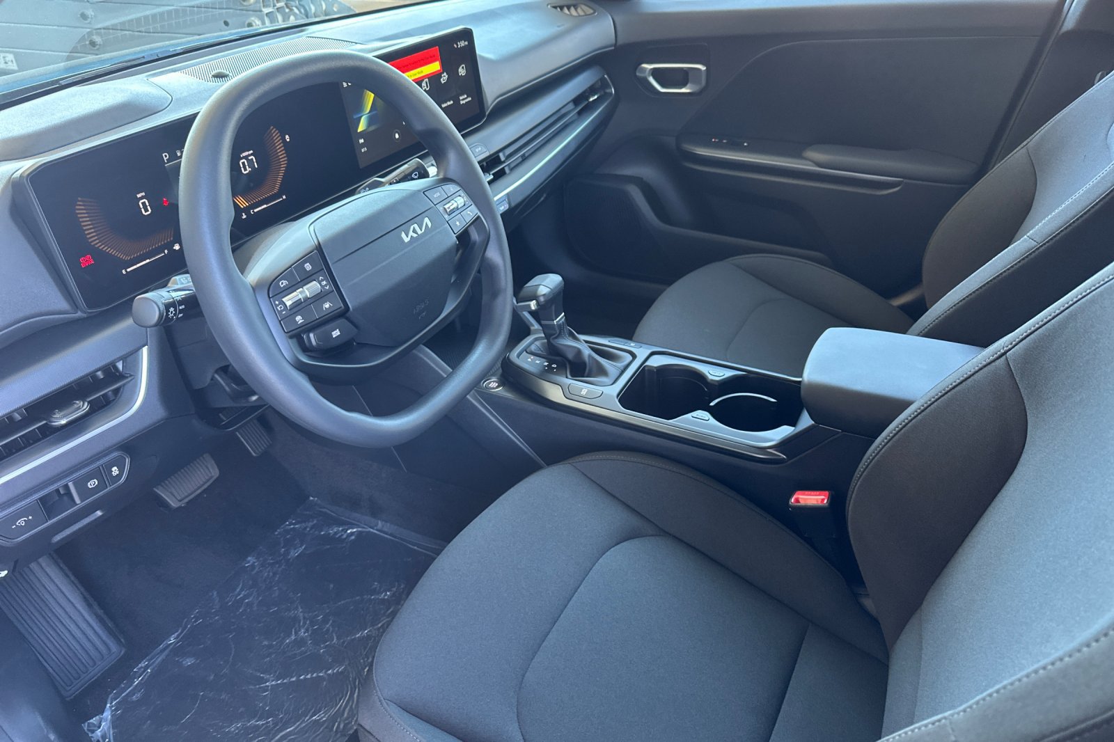 New 2026 Kia K4 FWD image 10