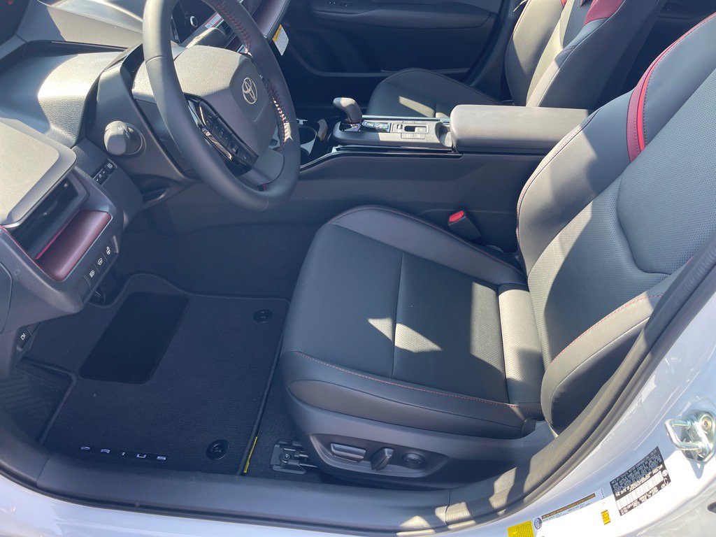 New 2026 Toyota Prius Plug-In Hybrid FWD image 9