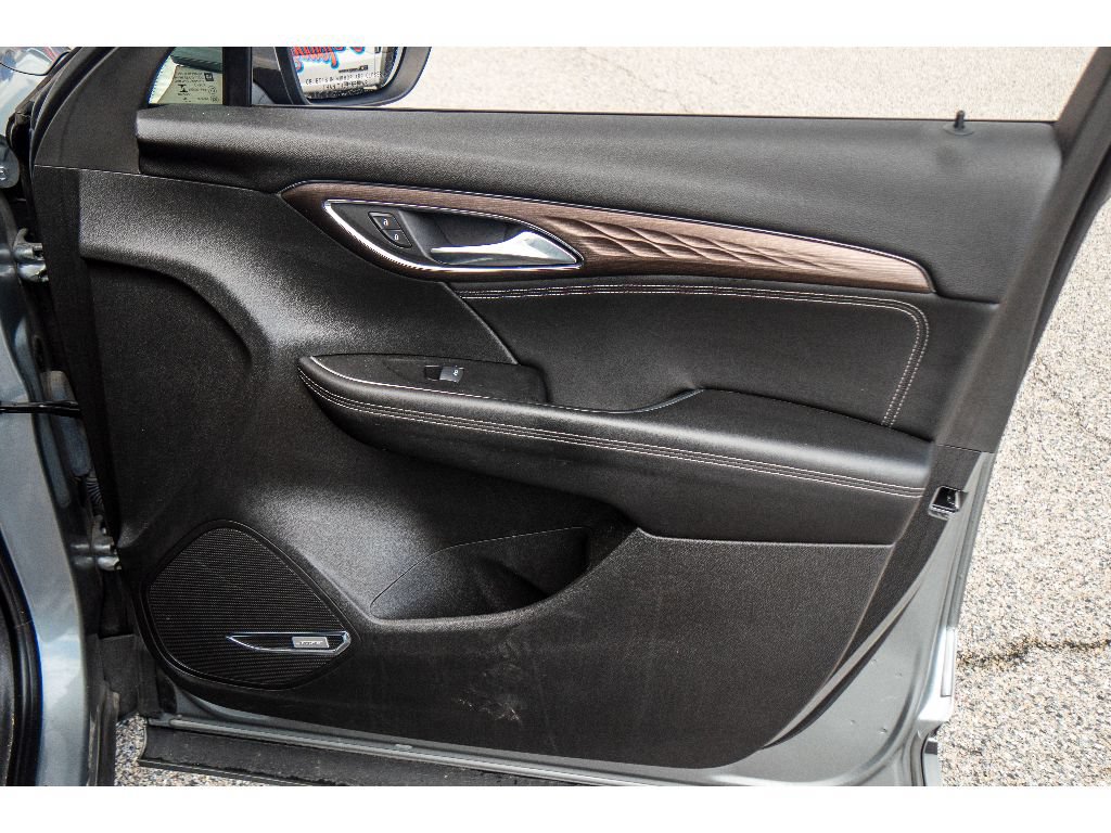 Used 2023 Buick Envision Avenir AWD/4WD image 18