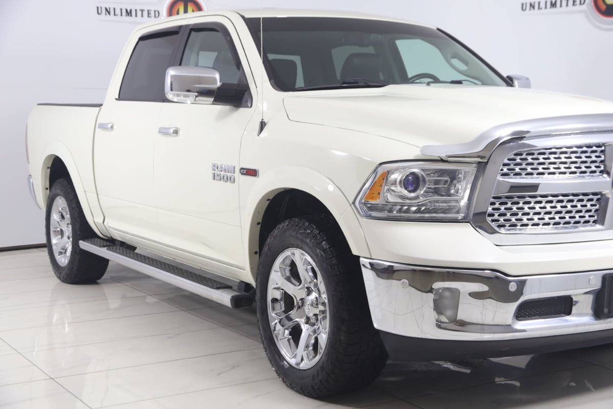Used 2018 RAM 1500 Laramie w/ Convenience Group AWD/4WD image 33