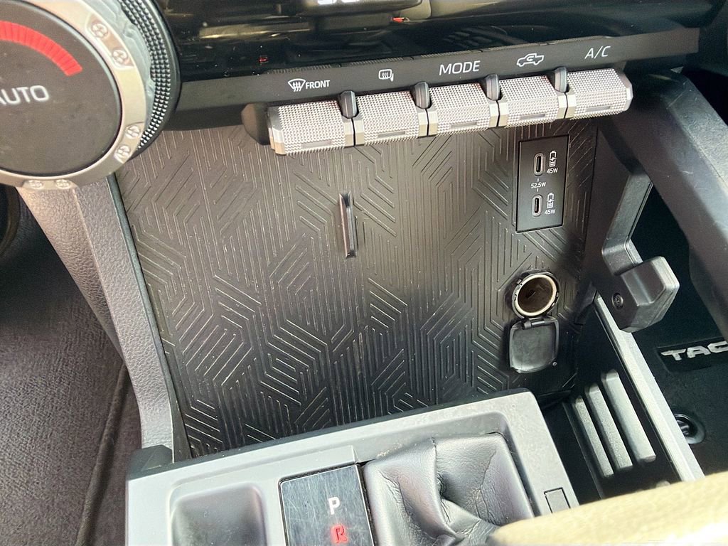 Used 2024 Toyota Tacoma TRD Off-Road image 28