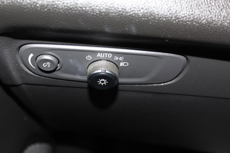 Used 2023 Buick Envision Essence FWD image 24