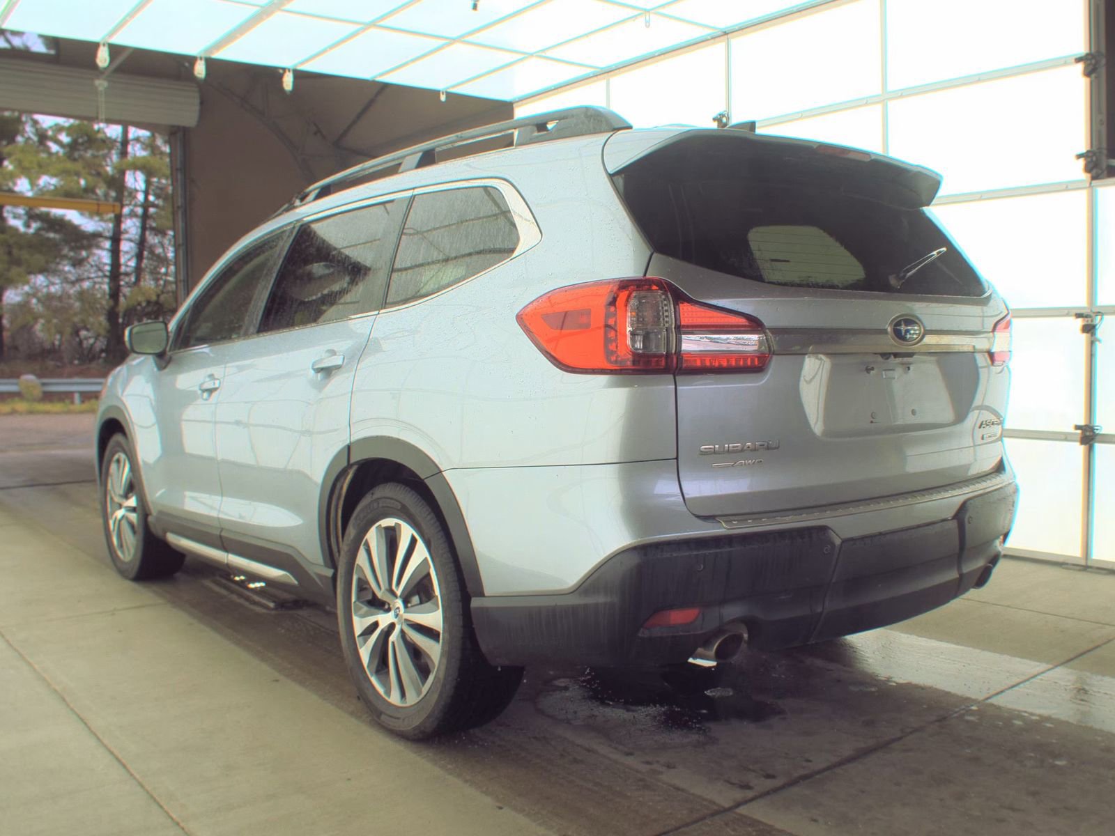 Used 2021 Subaru Ascent Limited w/ Technology Package AWD/4WD image 2