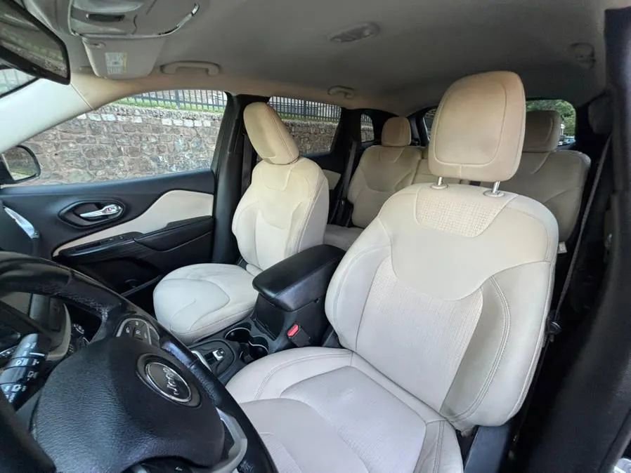 Used 2015 Jeep Cherokee Latitude image 14