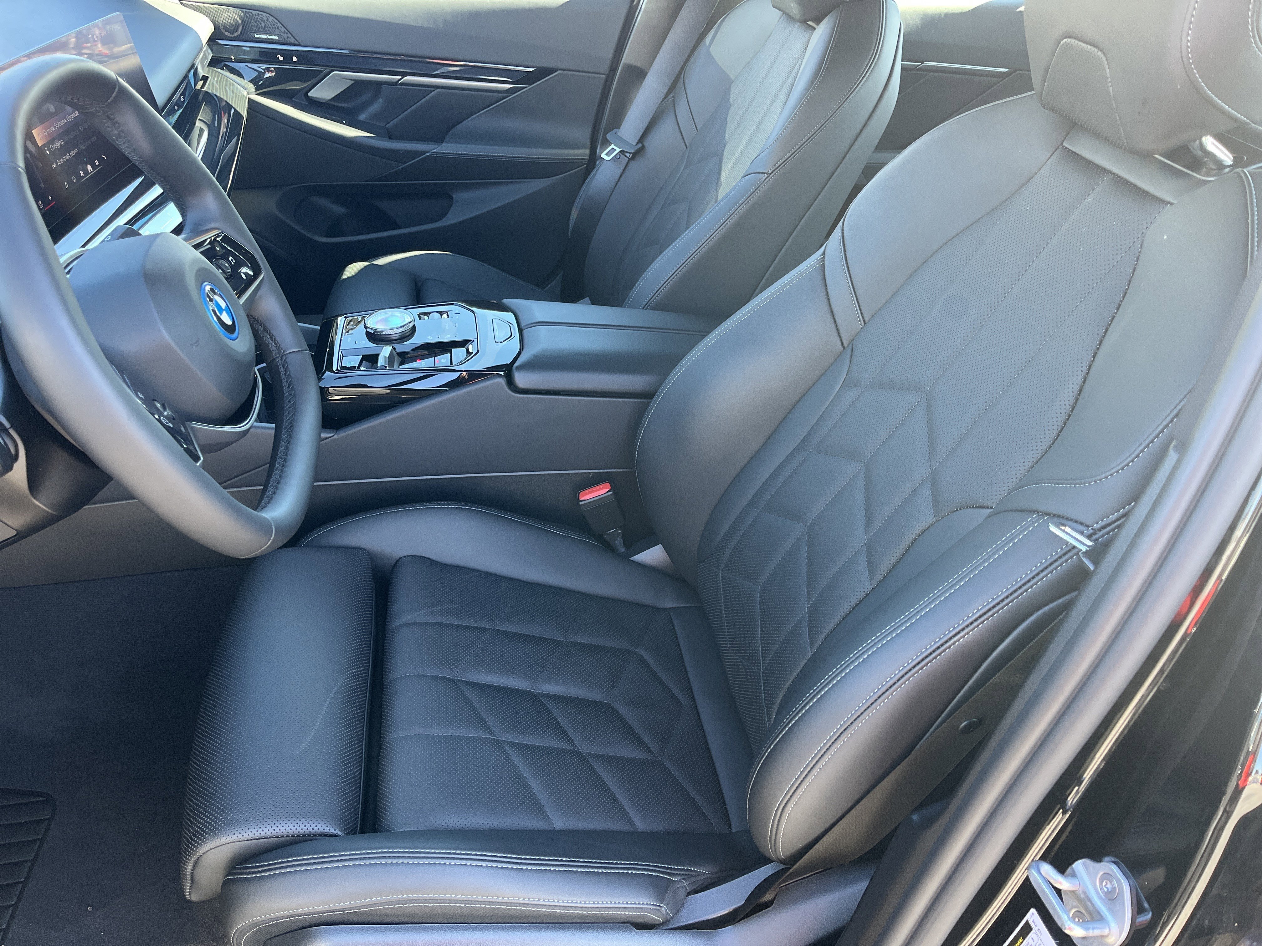 Used 2025 BMW i5 eDrive40i image 17