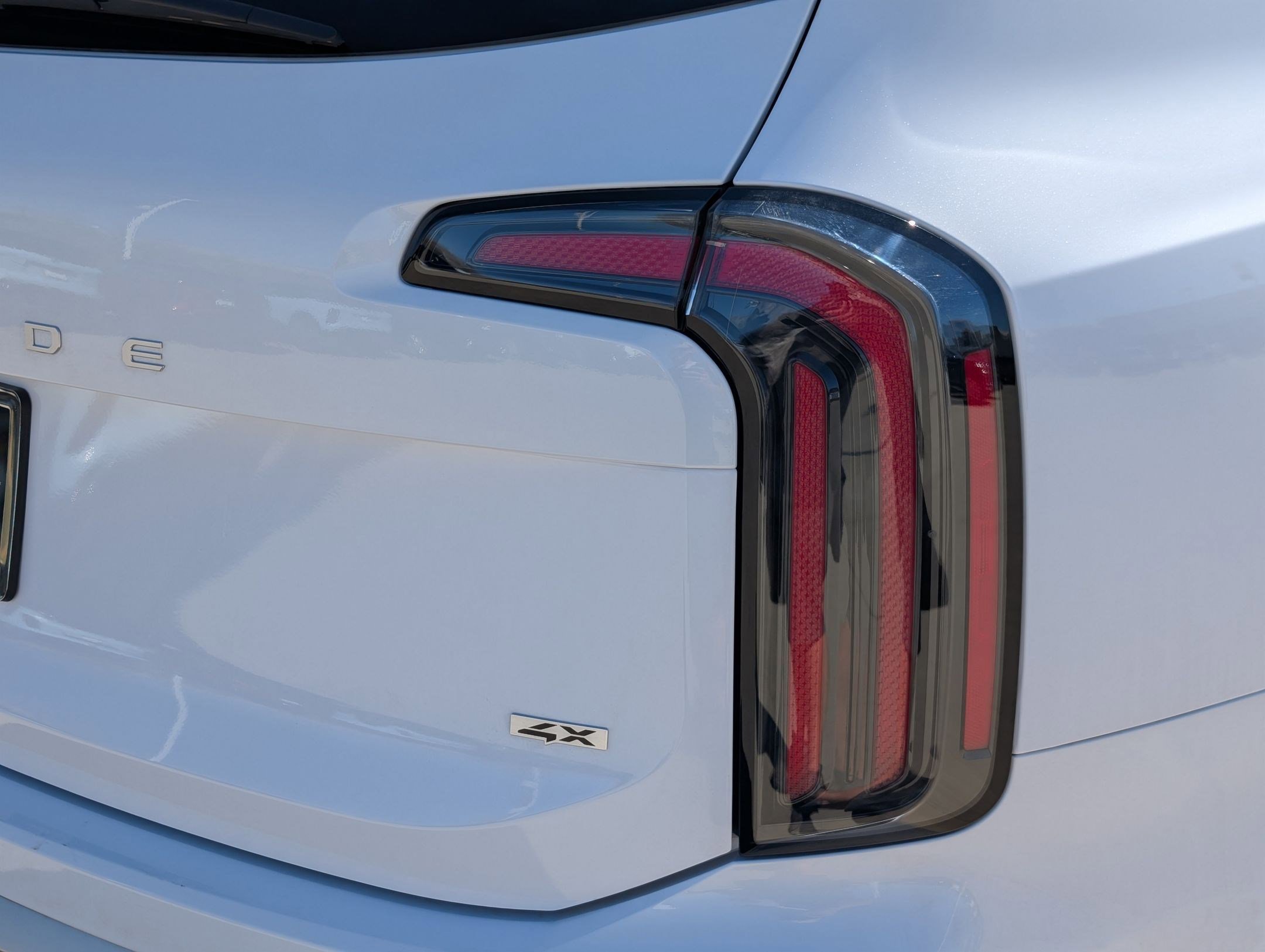 Used 2024 Kia Telluride EX w/ EX Captain's Chair Package image 11