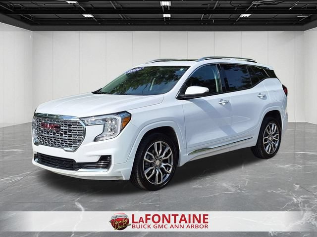 Certified 2024 GMC Terrain Denali w/ Denali Premium Package AWD/4WD image 4