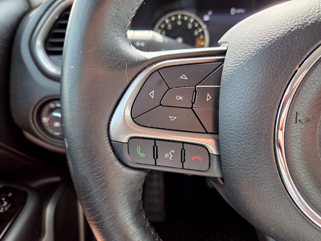 Certified 2022 Jeep Renegade Latitude w/ Convenience Group AWD/4WD image 30
