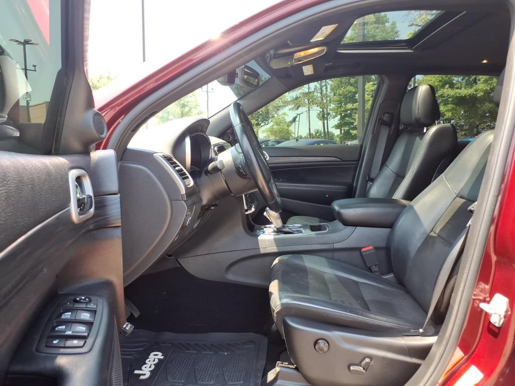 Used 2020 Jeep Grand Cherokee Altitude RWD image 16