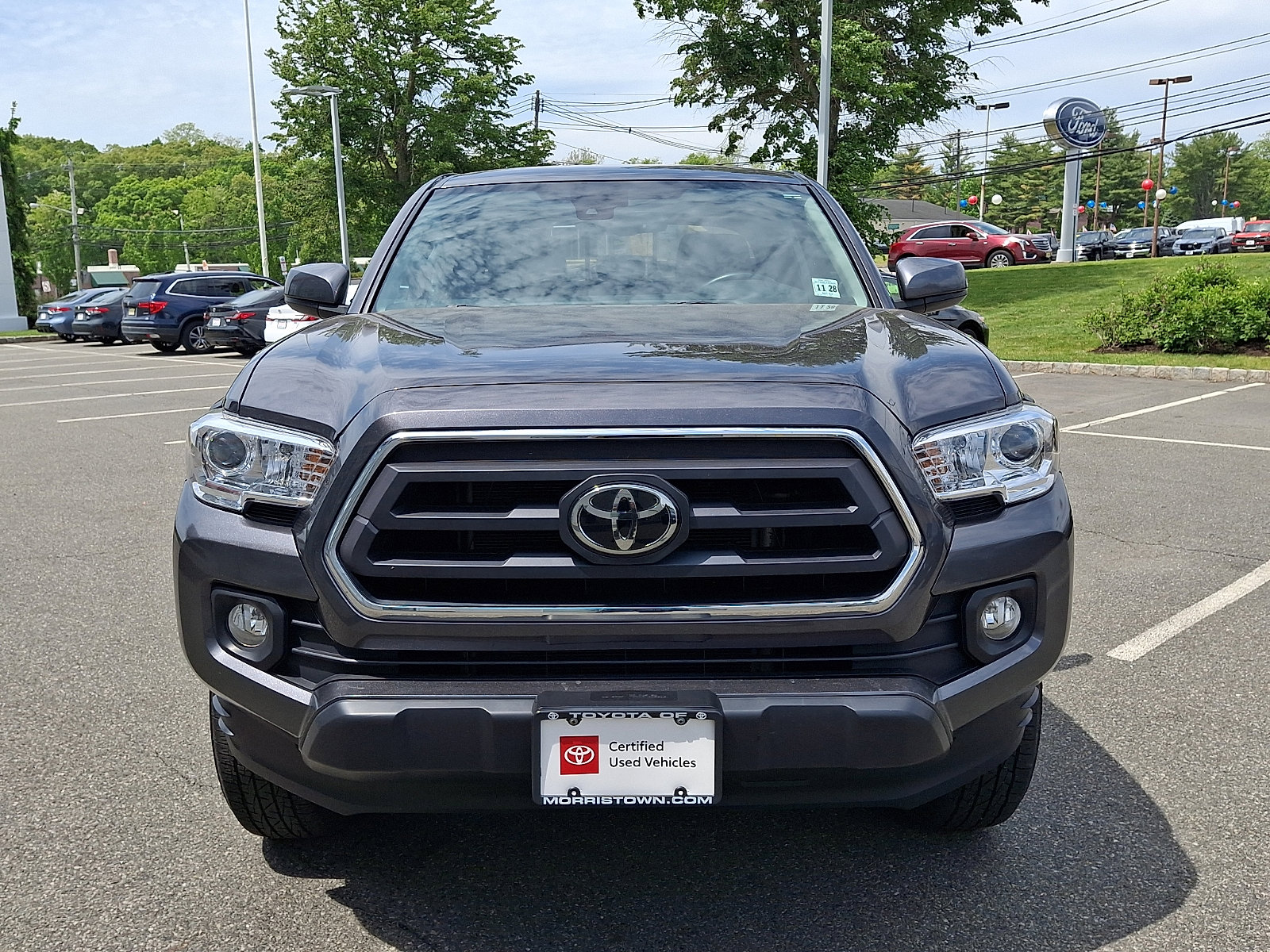 Certified 2023 Toyota Tacoma SR5 AWD/4WD image 2