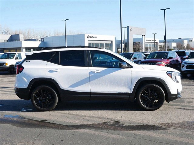 Used 2023 GMC Terrain SLE w/ Driver Convenience Package image 6