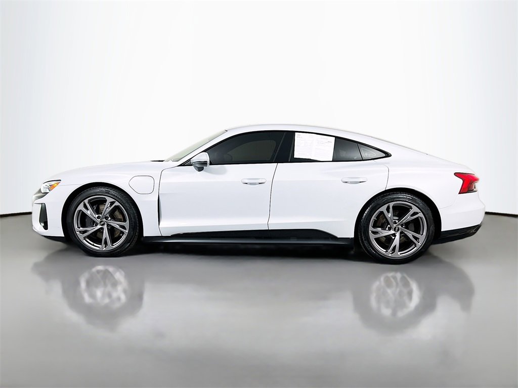 Used 2024 Audi e-tron GT Premium Plus image 4