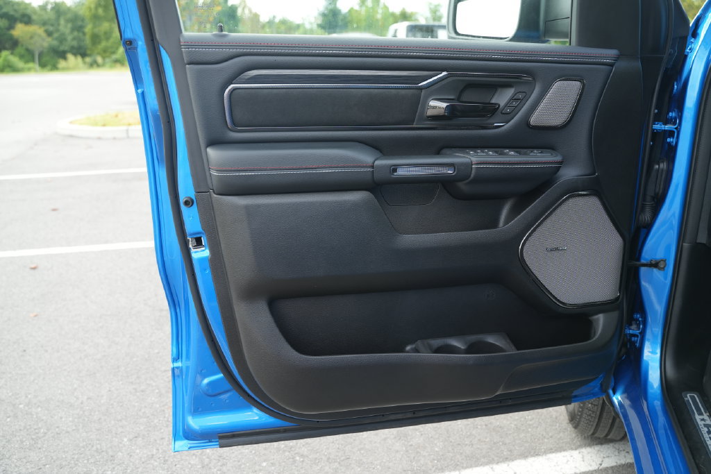 New 2026 RAM 1500 Laramie AWD/4WD image 12