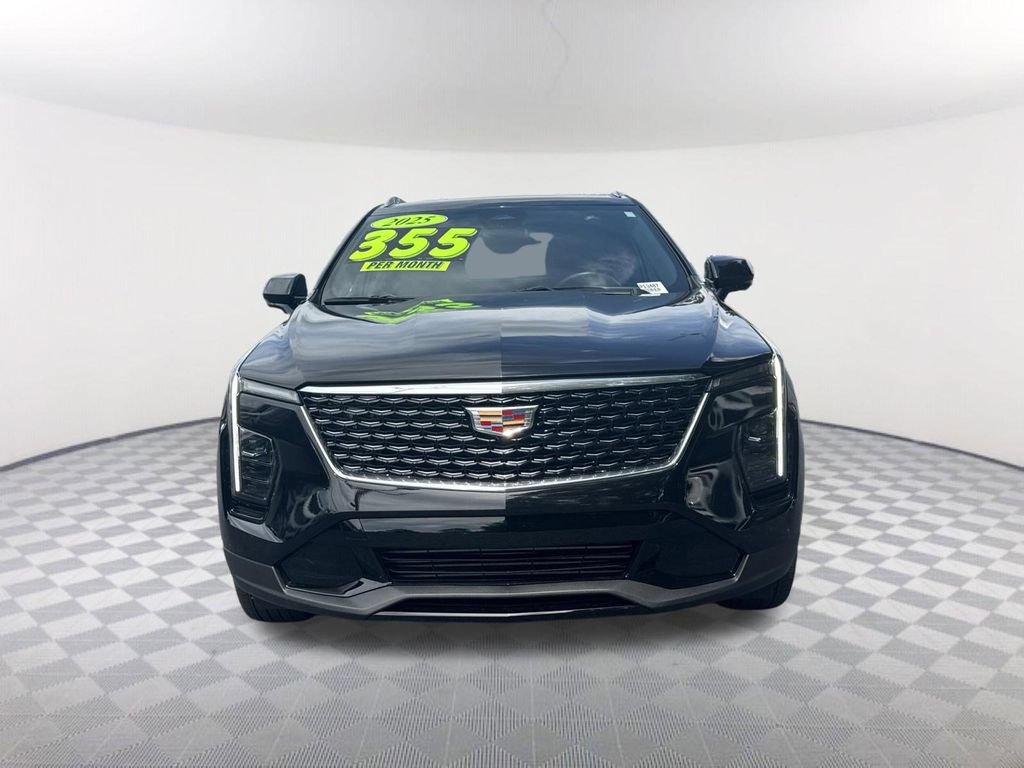 Used 2025 Cadillac XT4 Premium Luxury AWD/4WD image 2
