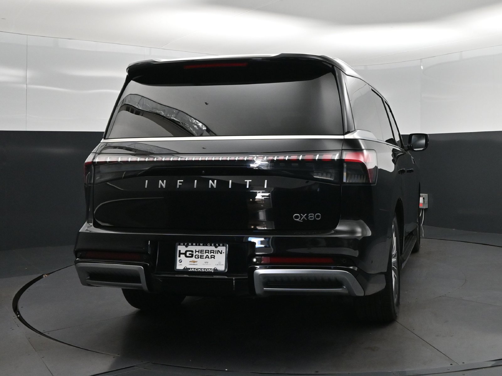 Certified 2025 INFINITI QX80 Luxe RWD image 7