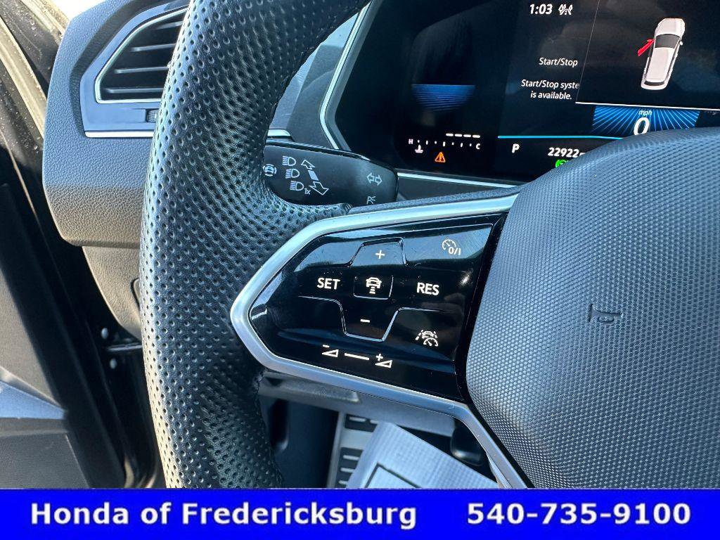 Used 2024 Volkswagen Tiguan SE R-Line image 28