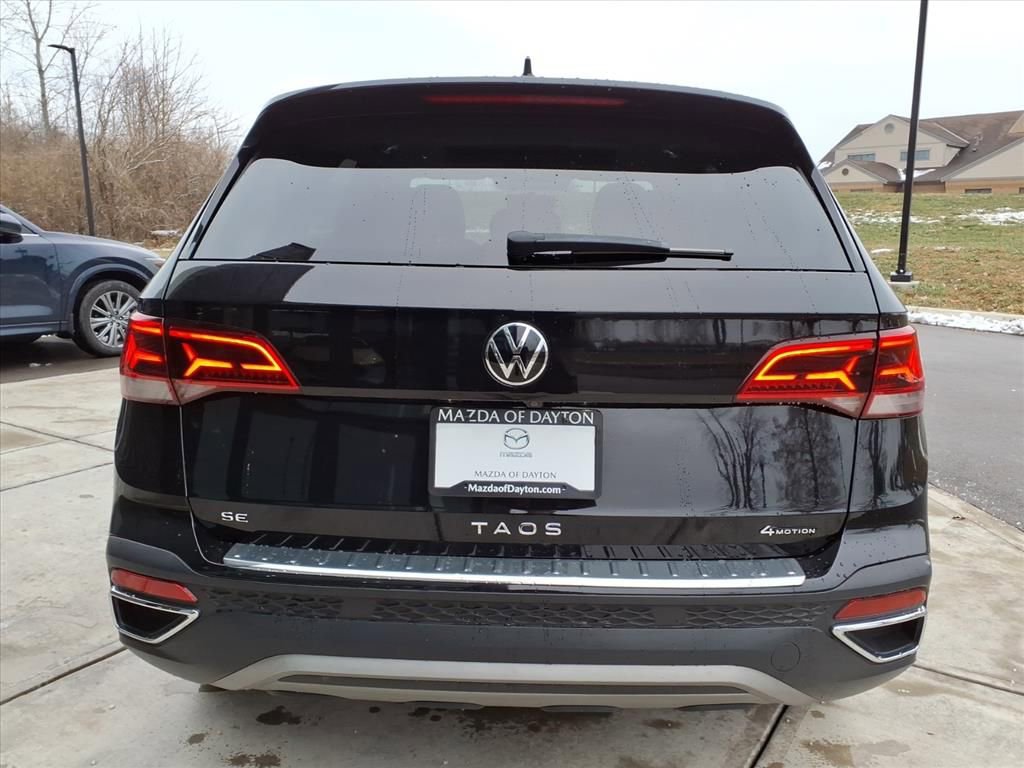 Used 2022 Volkswagen Taos SE w/ Panoramic Sunroof Package image 6