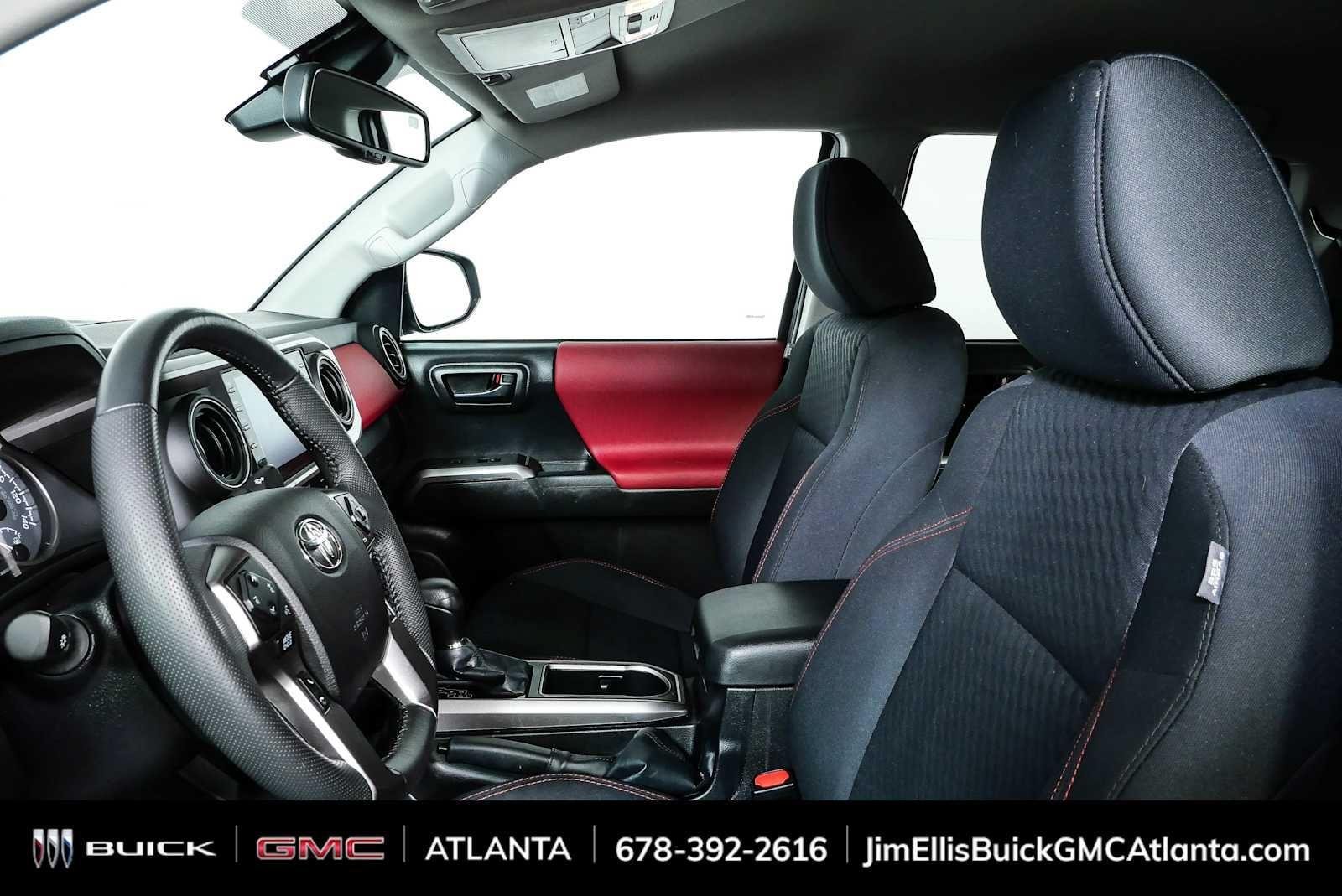 Used 2022 Toyota Tacoma SR5 AWD/4WD image 5