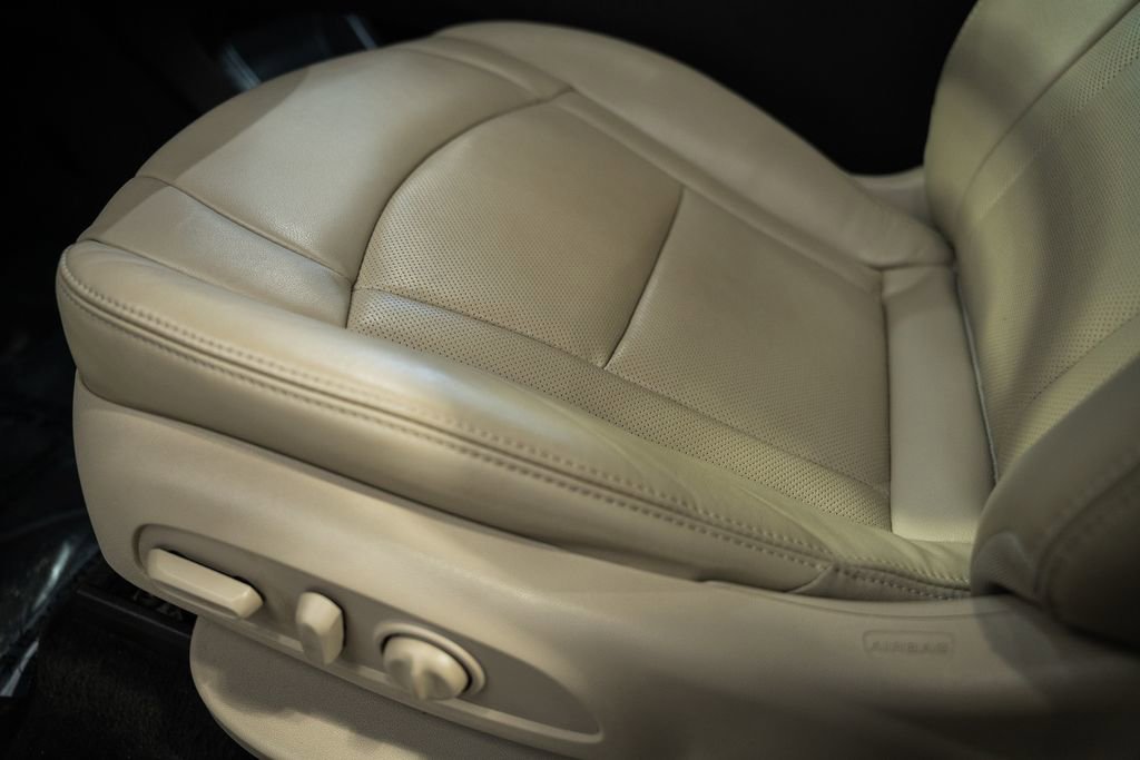 Used 2019 Buick Enclave Premium AWD/4WD image 37