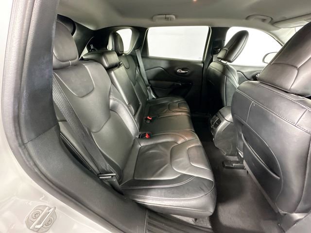 Used 2023 Jeep Cherokee Altitude Lux image 28