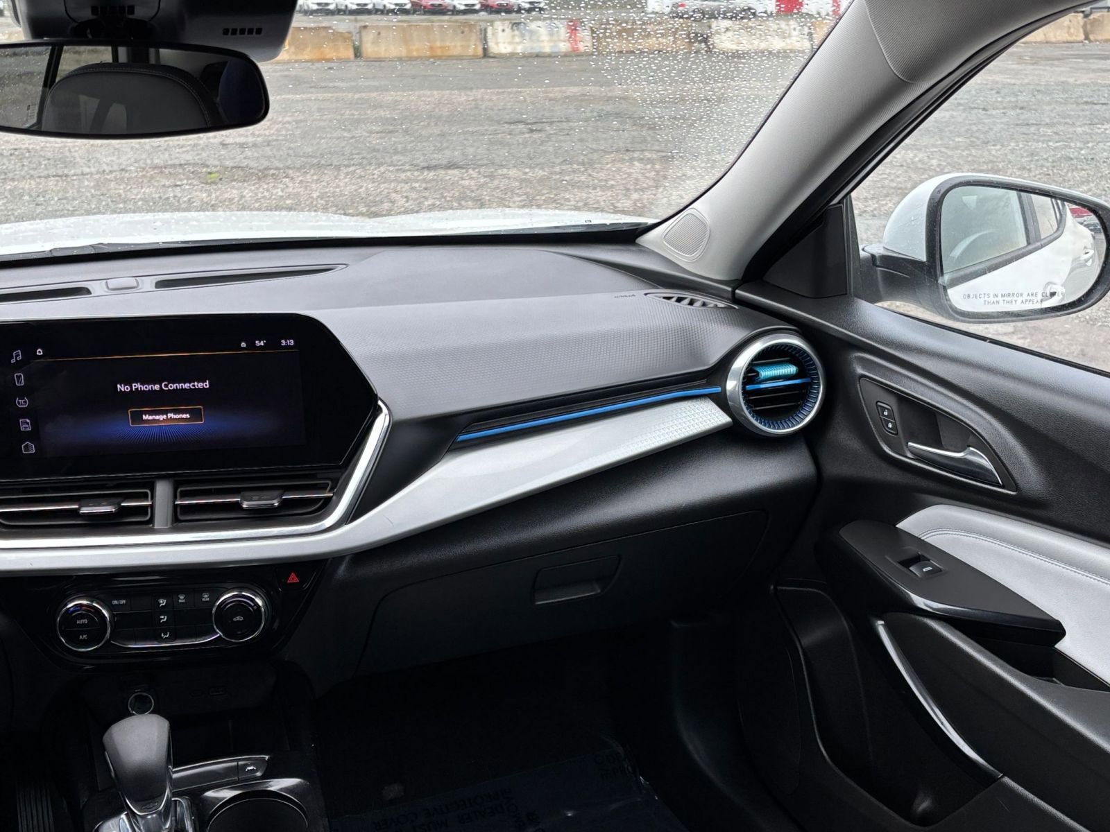 Used 2025 Chevrolet Trax LT FWD image 31