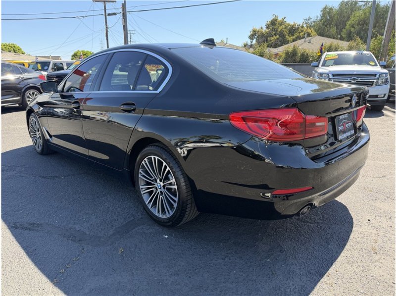 Used 2020 BMW 530i w/ Premium Package image 5