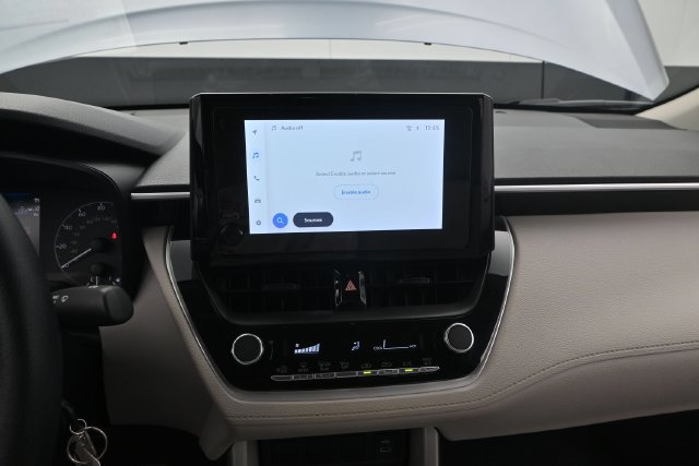 Used 2025 Toyota Corolla Cross L FWD image 9