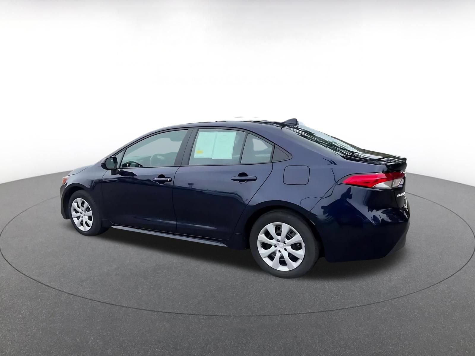 Used 2025 Toyota Corolla LE FWD image 10
