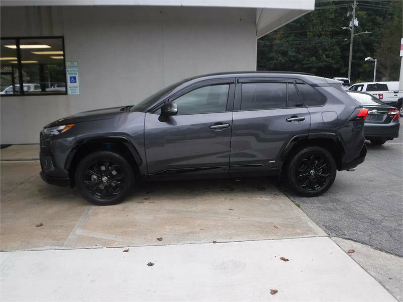 Used 2022 Toyota RAV4 SE image 13