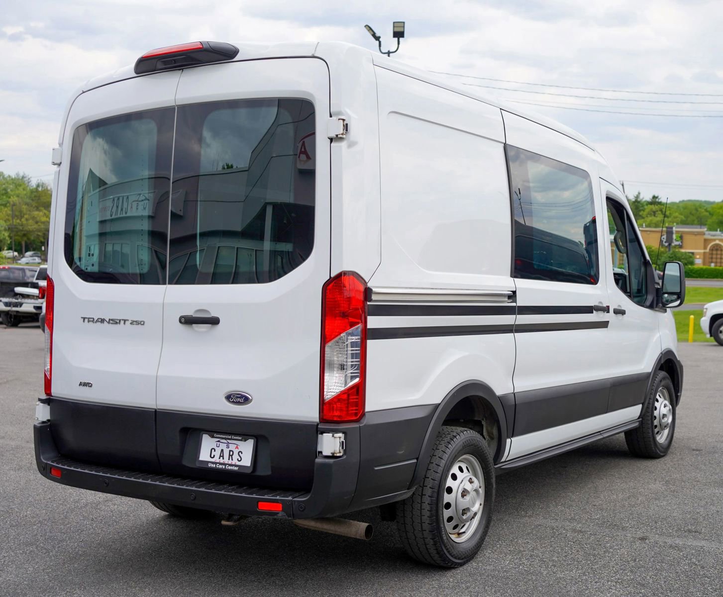 Used 2020 Ford Transit 250 Medium Roof AWD image 6