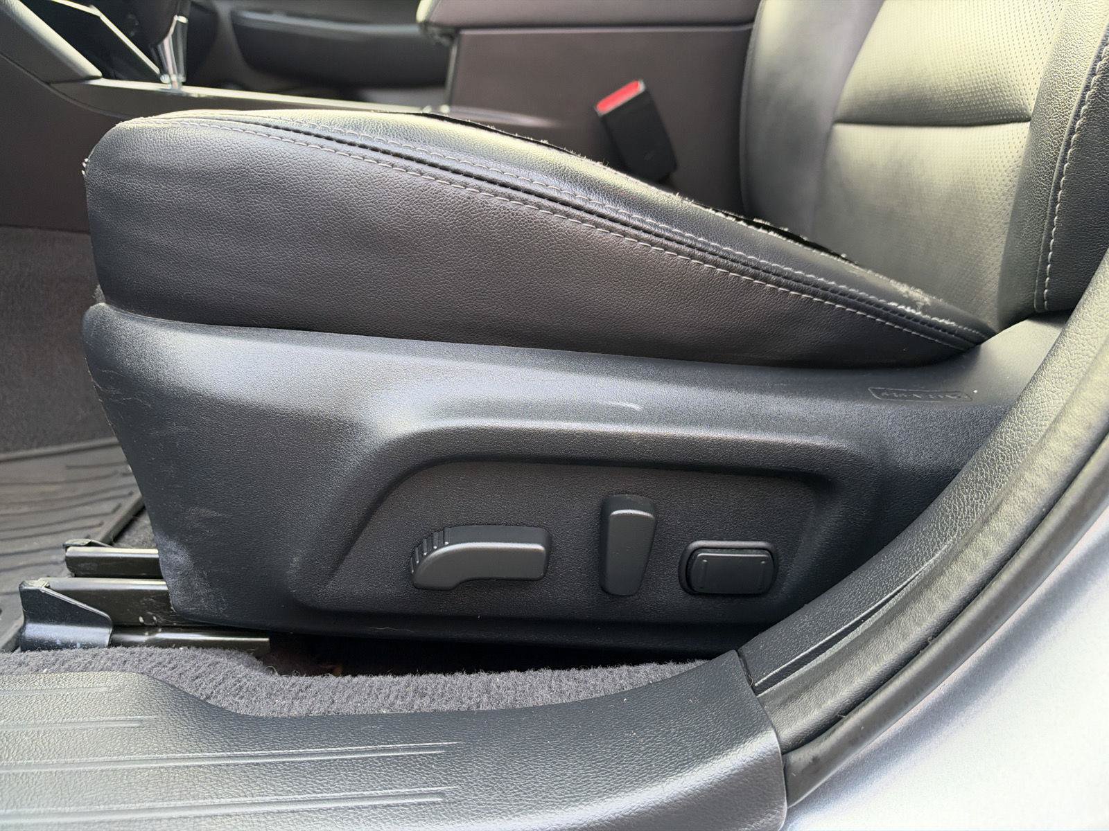 Used 2017 Subaru Legacy 3.6R Limited AWD/4WD image 20