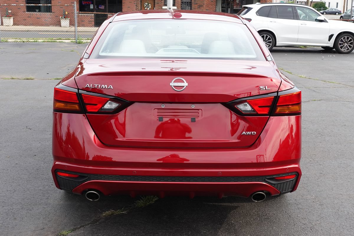 Used 2024 Nissan Altima 2.5 SL AWD/4WD image 9