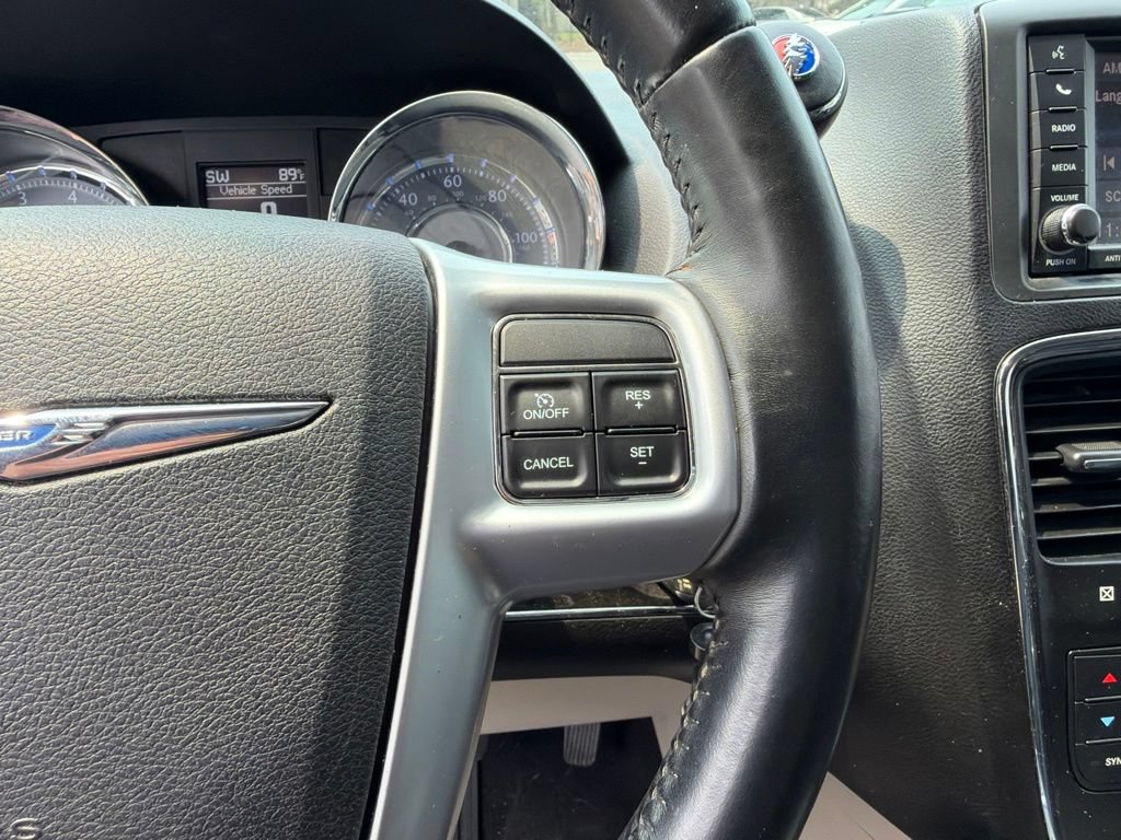 Used 2013 Chrysler Town & Country Touring FWD image 16