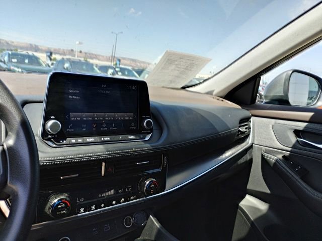 Used 2022 Nissan Rogue SV AWD/4WD image 15