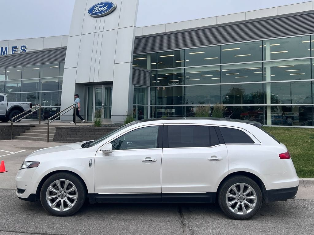 Used 2016 Lincoln MKT AWD w/ Equipment Group 201A image 3