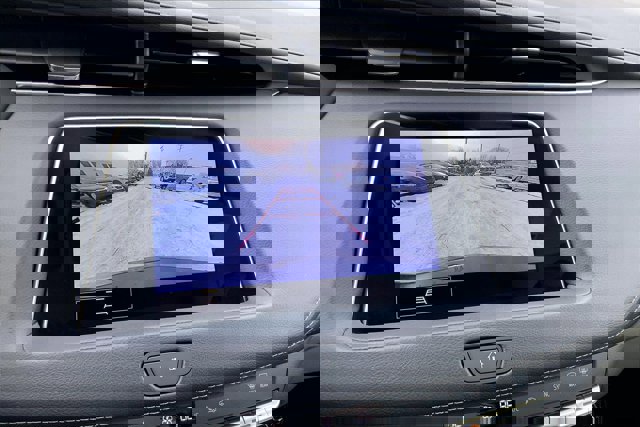 Used 2023 Cadillac XT4 Luxury w/ Cold Weather Package image 21