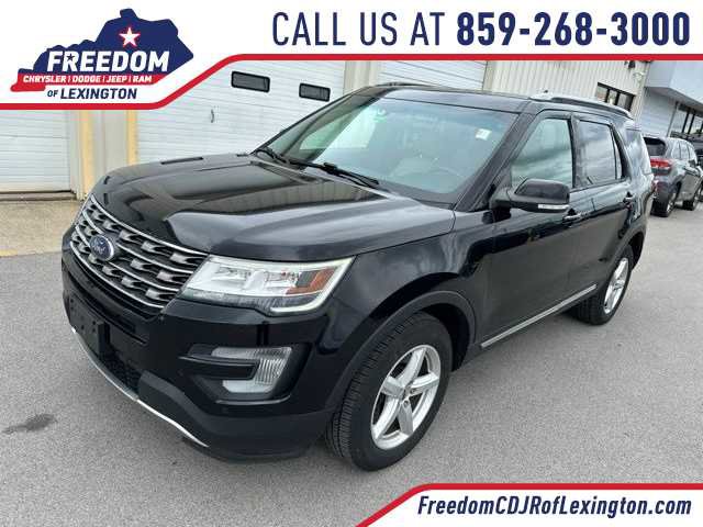Used 2017 Ford Explorer XLT w/ Equipment Group 202A AWD/4WD image 1