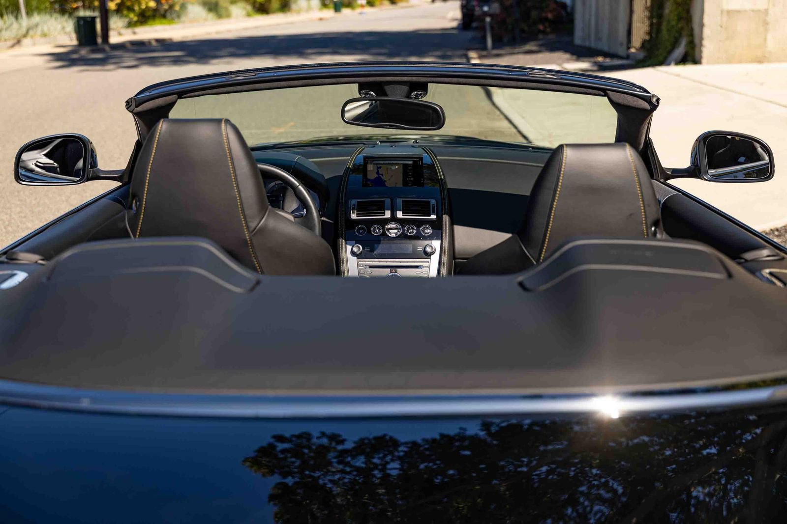 Used 2013 Aston Martin DB9 Volante RWD image 99
