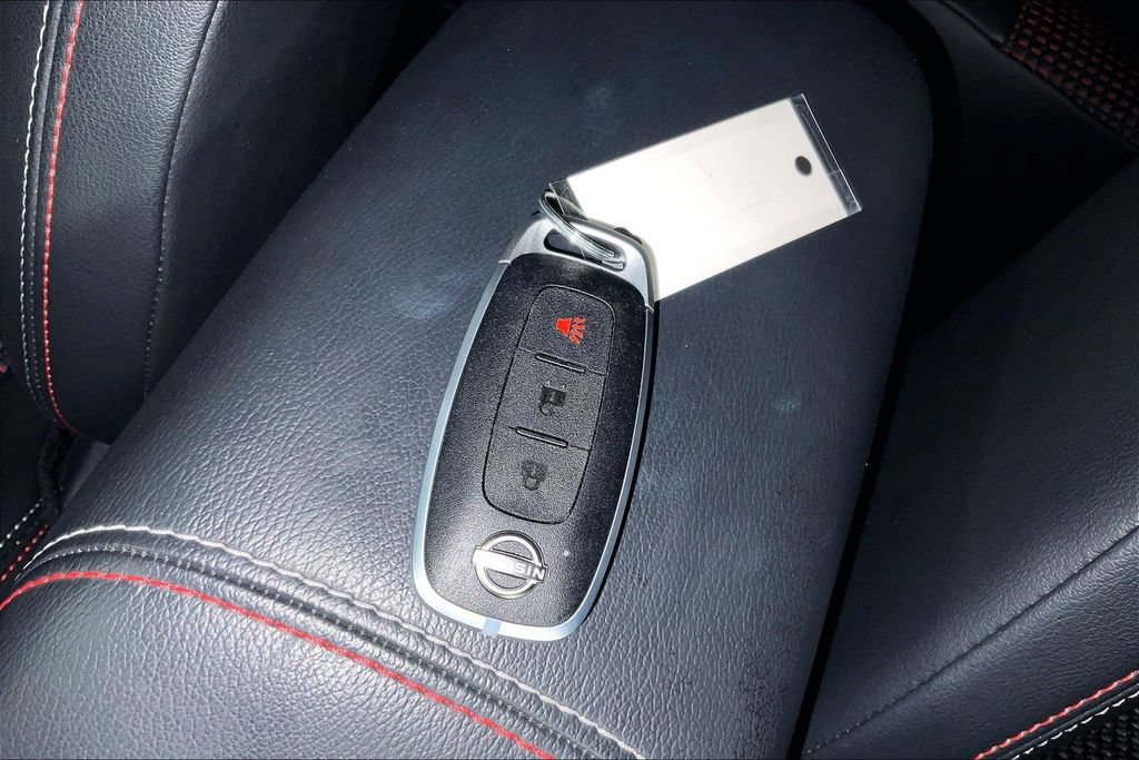 Certified 2025 Nissan Kicks SR FWD image 12