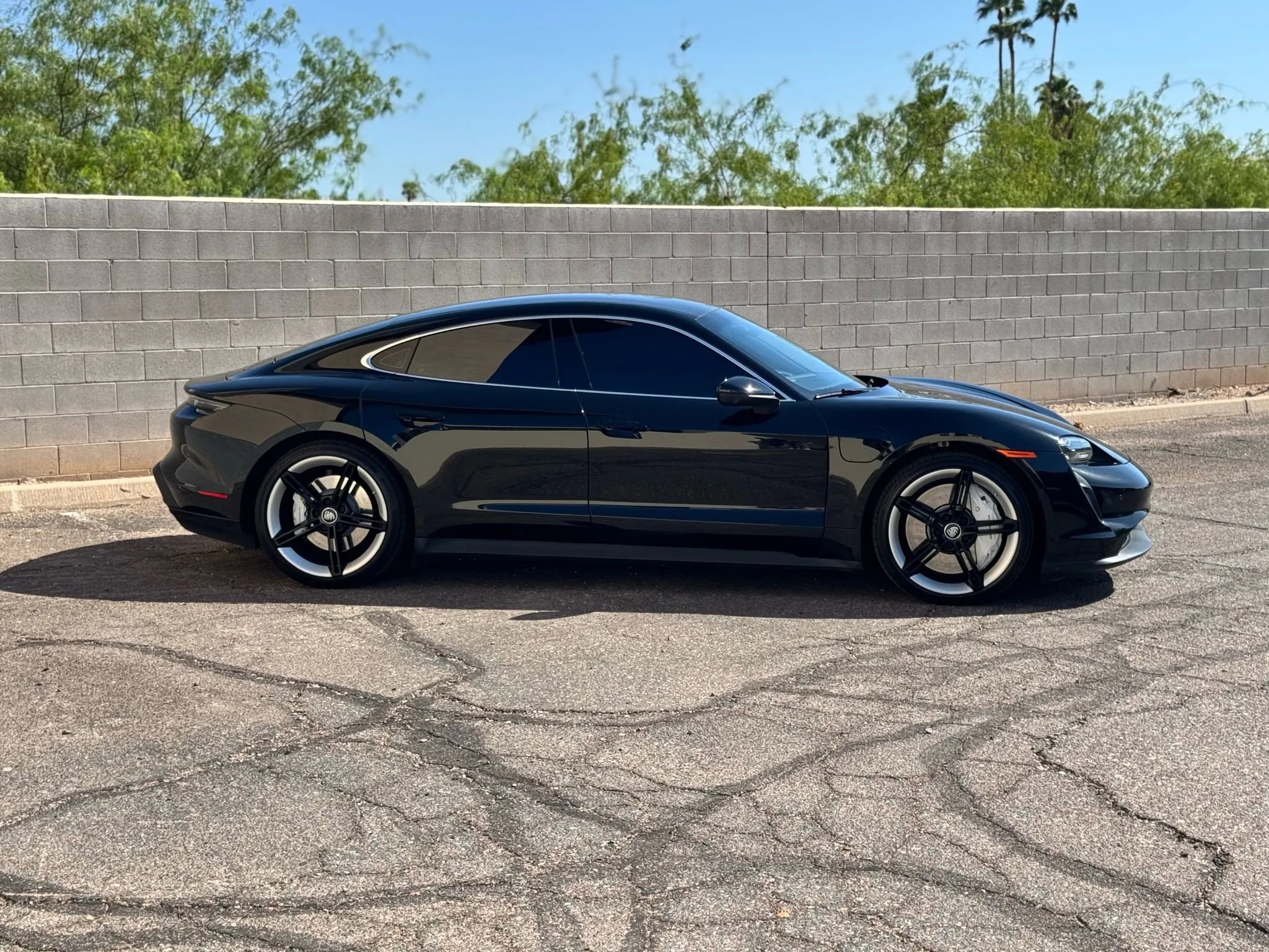 Used 2020 Porsche Taycan 4S w/ Premium Package image 2