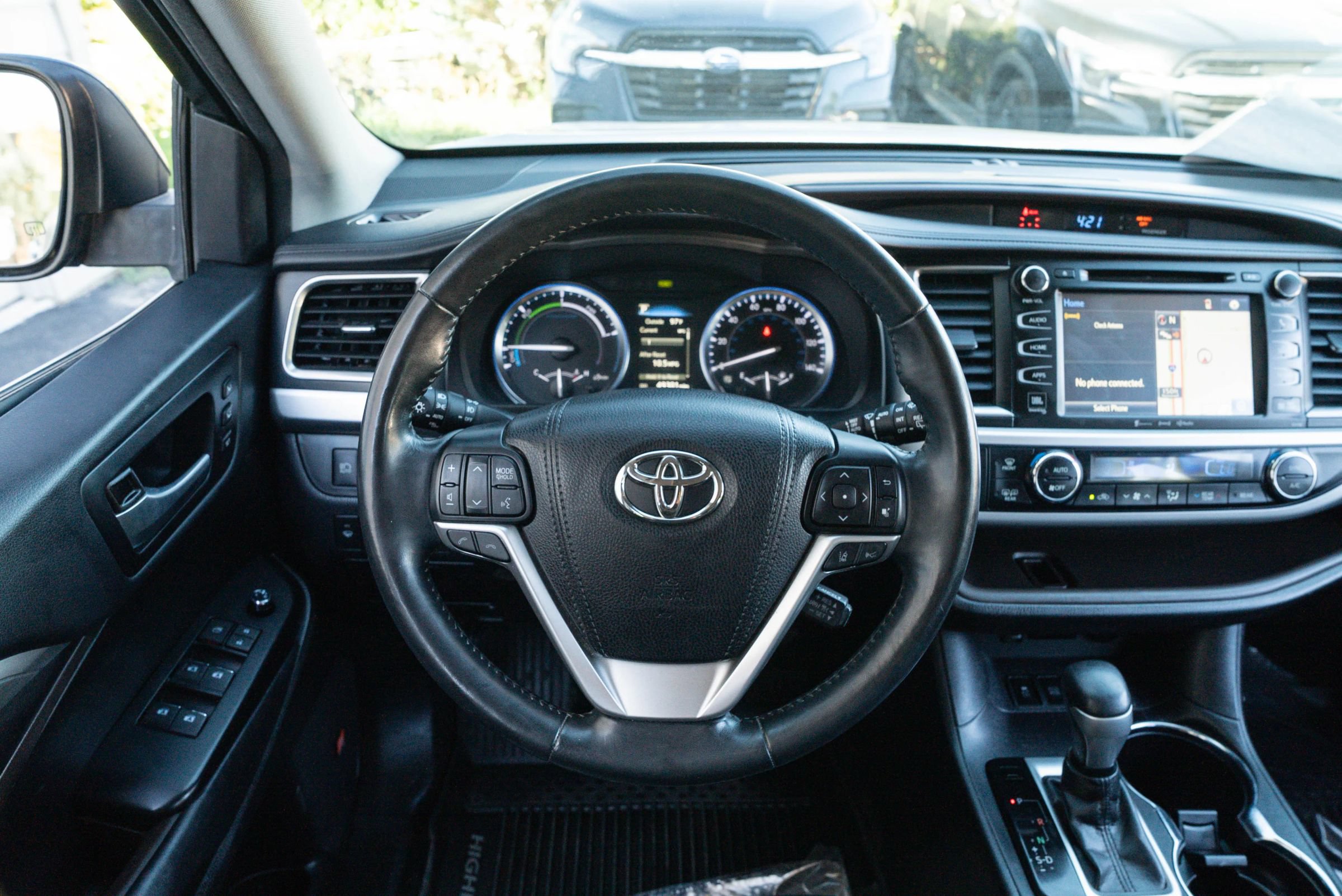 Used 2018 Toyota Highlander Limited Platinum AWD/4WD image 32