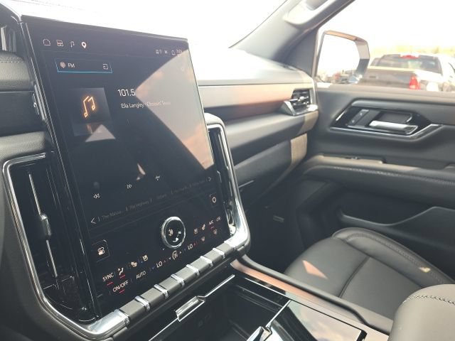 Used 2026 GMC Yukon XL Denali w/ Sun & Power Step Package AWD/4WD image 31