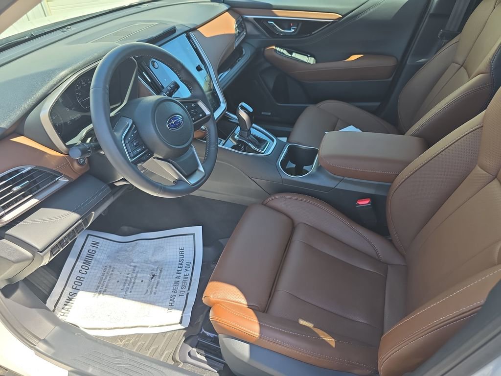 Used 2025 Subaru Outback Touring AWD/4WD image 13