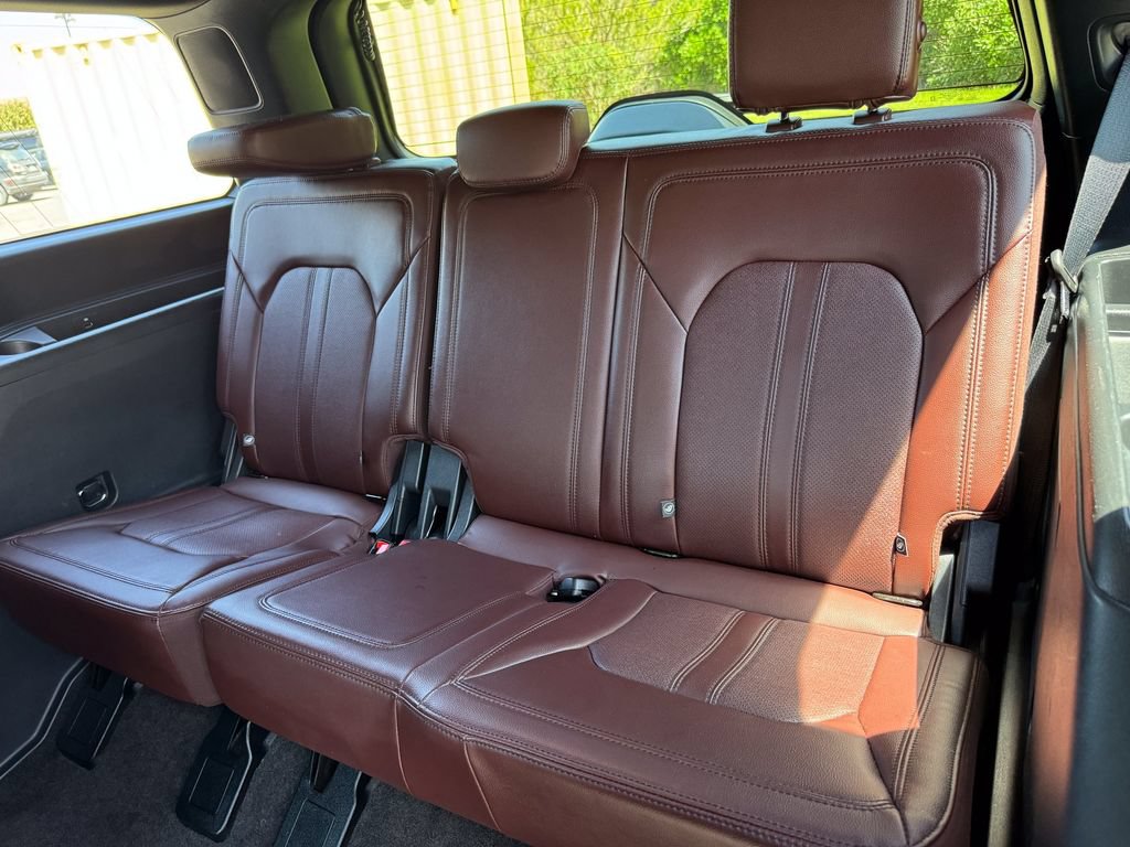 Used 2022 Ford Expedition Limited AWD/4WD image 26