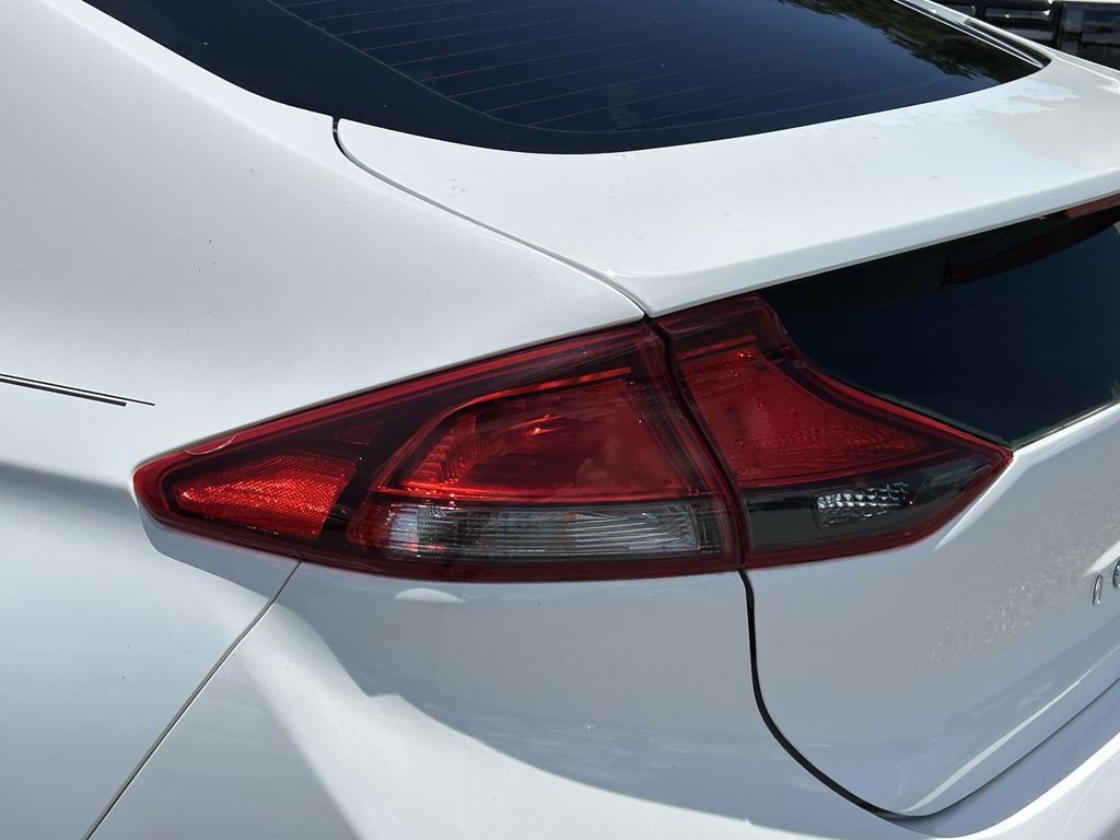 Used 2017 Hyundai Ioniq Blue FWD image 14